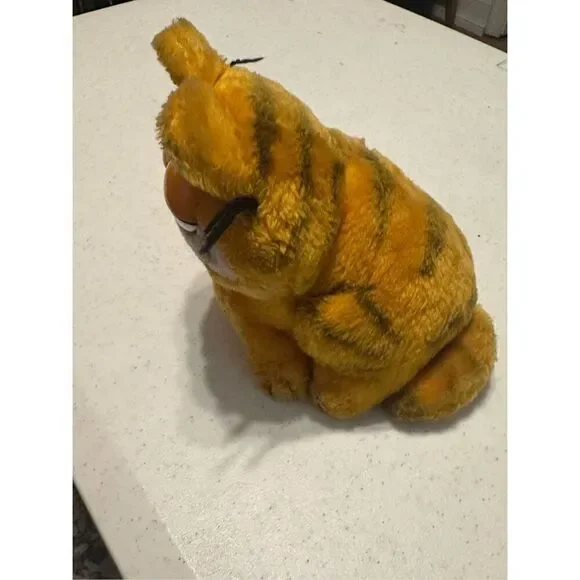 Vintage R. Dakin Yellow Garfield 1981 United Features Syndicate Plush Cat Toy 8" - Picture 4 of 7